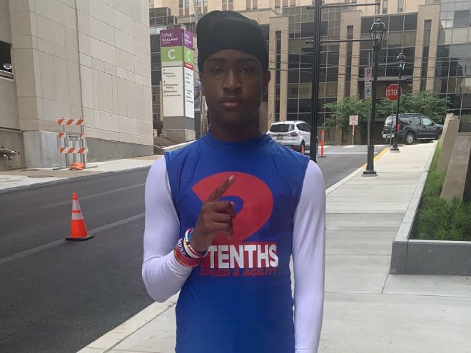 Syracuse 'definitely at the top' for 2027 ATH Javien Robinson after offer