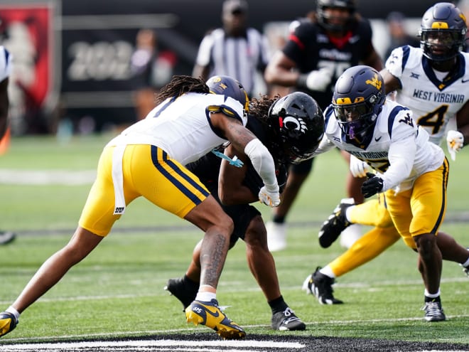 WVU's defense scores twice as they hold on to beat Cincinnati on the road