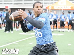 Tenn. Dual-Threat QB Talks Offer