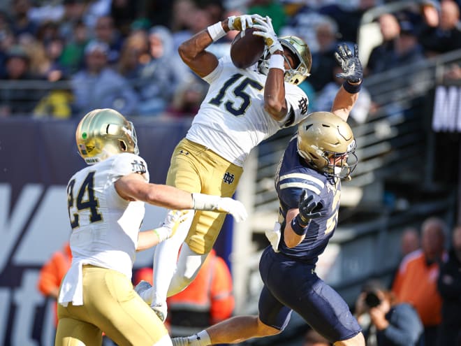 Notre Dame makes significant headway in the polls ahead of bye week