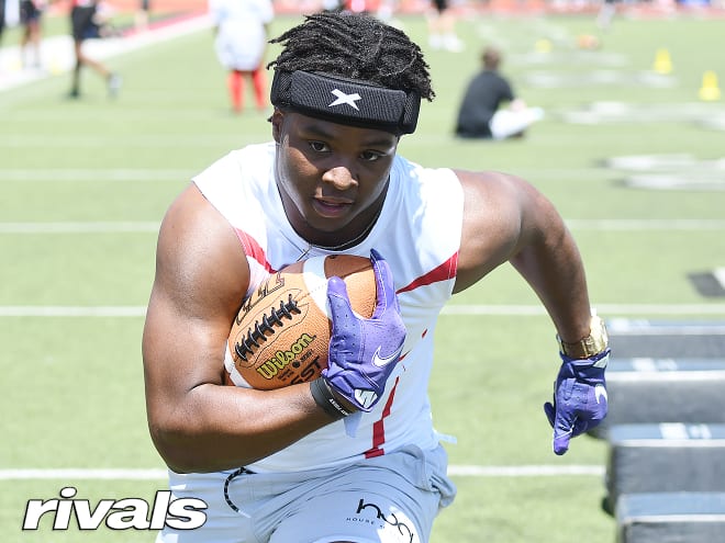 Recruiting Rumor Mill: Trevor Etienne faces plenty of twists