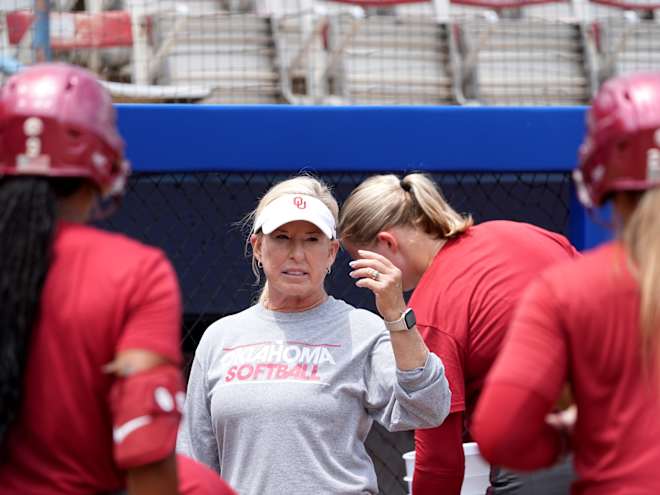 Sense of urgency, togetherness guiding Sooners through WCWS