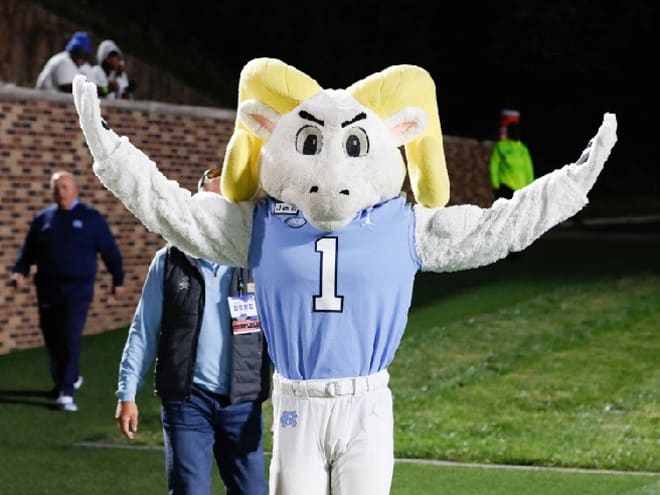 Staff Pix: Fenway Bowl | North Carolina vs. UConn