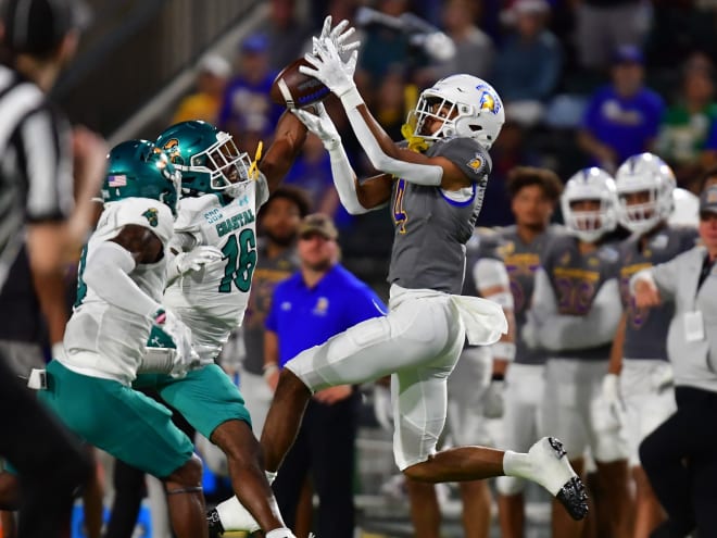 Coastal Carolina CB Matthew McDoom transfers to Cincinnati