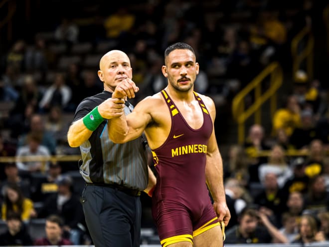 No. 7 Minnesota stays hot, beats No. 12 Rutgers 28-9