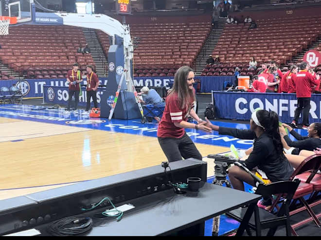 Inside Molly Binetti's handshakes with South Carolina WBB players