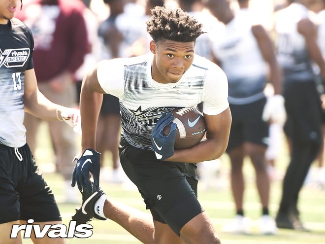 Michigan offer has attention of Illinois WR commitment Kenyon Alston