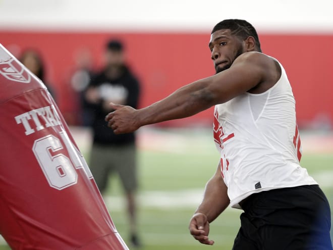 Ask Farrell: Who's the better pick - Ed Oliver or Quinnen Williams?