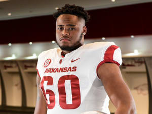 JUCO 3-star OT Chibueze Nwanna Signs Arkansas NLI