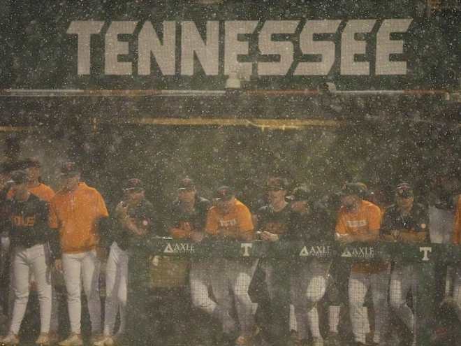 Live updates, discussion: No. 12 Tennessee vs. No. 10 Auburn (Game 1)