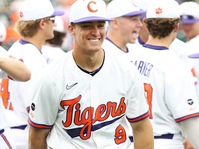 No. 4 Clemson's 17-game win streak snapped in 7-3 loss to Notre Dame