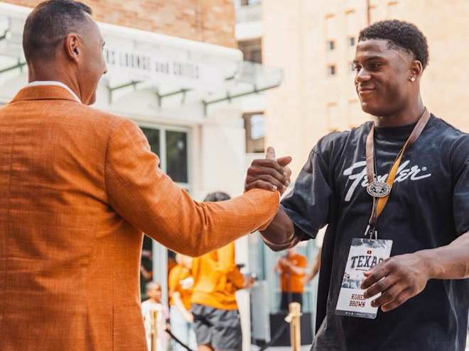 Longhorns scoop up a 2026 wide receiver commit
