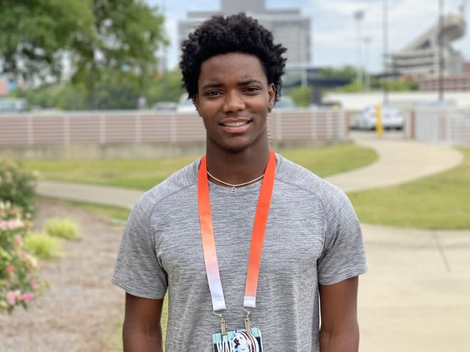 Rivals250 CB from Arizona visits Auburn, plans official visit