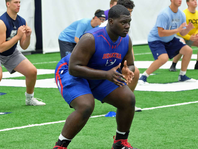 Israel-Achumba Finds a Good Fit on Offensive Line