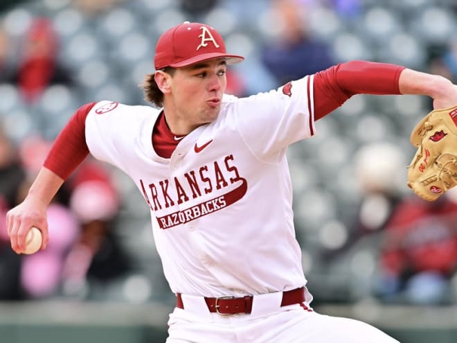 Razorbacks walk off Cougars in season-opener