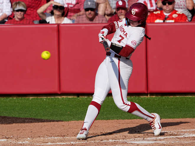 Kasidi Pickering's big day leads Sooners past Cal