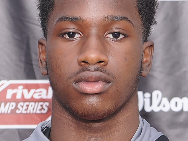 Michigan prioritizing 2023 three-star DB Collin Gill Michigan prioritizing 2023 three-star DB Collin Gill