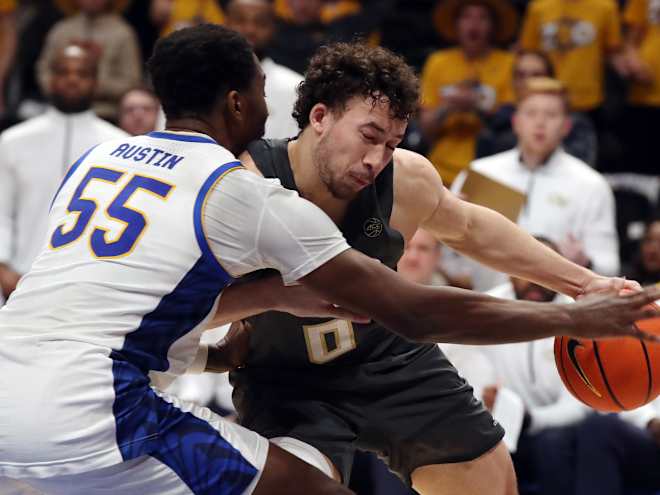 Zack Austin works out with Portland Trail Blazers