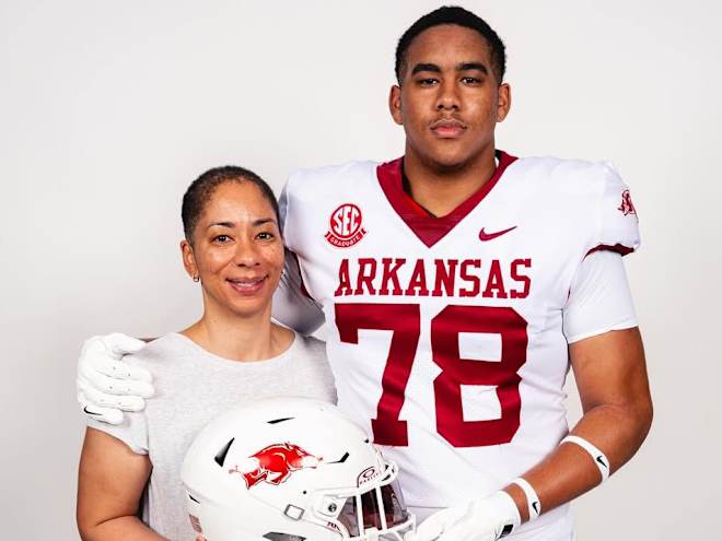 2026 4-star OL commits to Arkansas