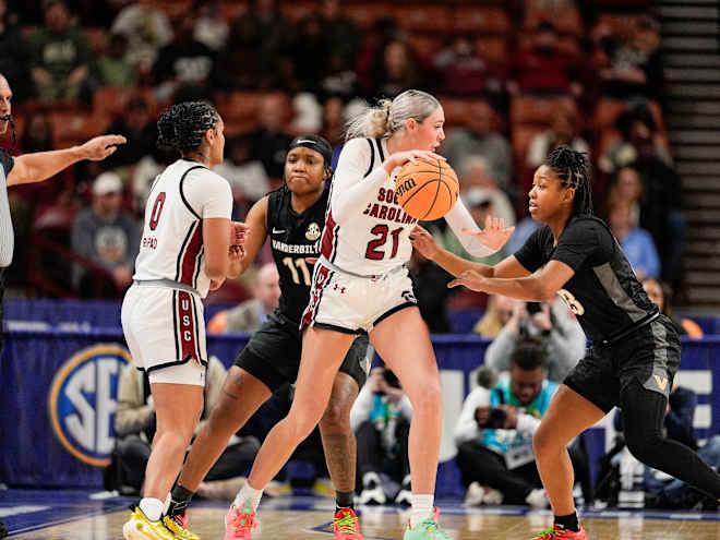 Chloe Kitts scores career-high 25 points, South Carolina wins 84-63