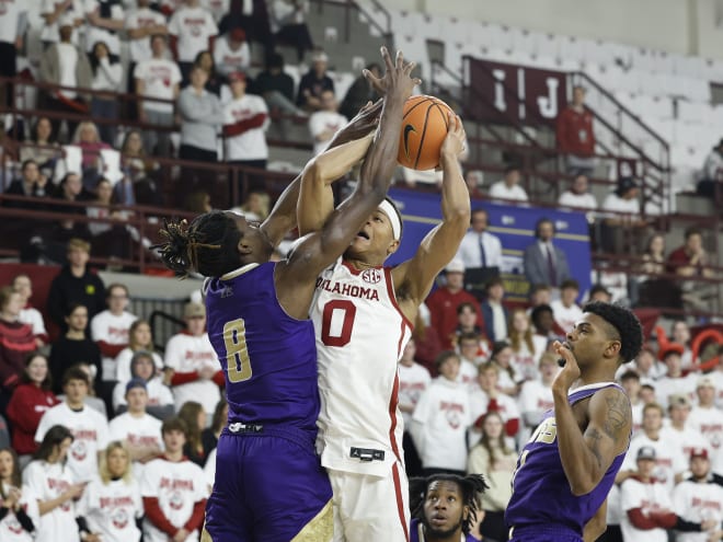 Hoops: Forsythe, Fears, Moore shine as OU cruises against Alcorn State