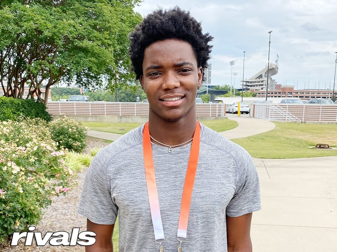 10 Things To Know: CB Benjamin Morrison Picks Notre Dame