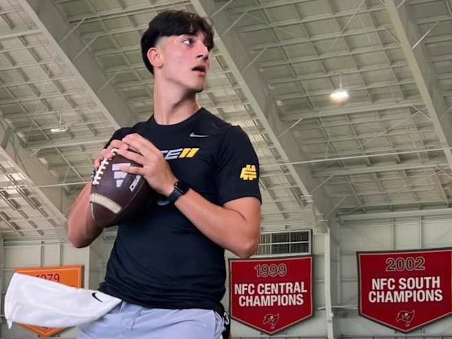 2027 Arkansas QB target sets commitment date for July 3