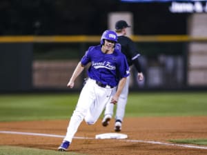 Frogs take series from UT