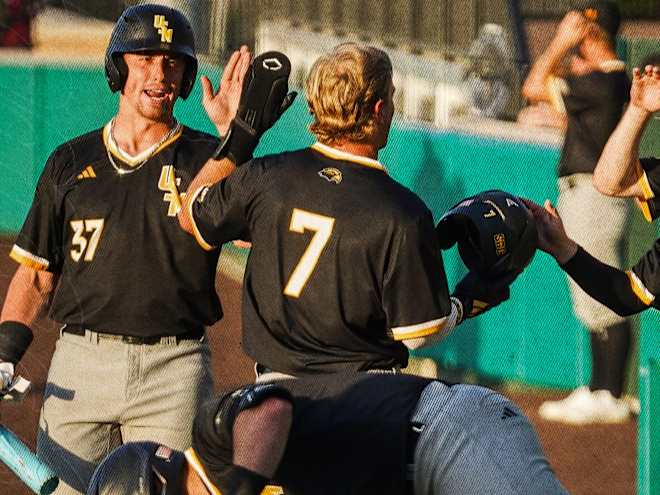 Baseball week in review: Eagles narrowly miss sweep in Texas