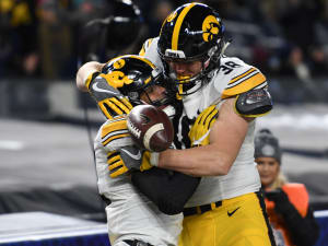 Fant & Hockenson named to Mackey Award Watch List