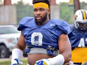 Eagles offer Top JUCO DL