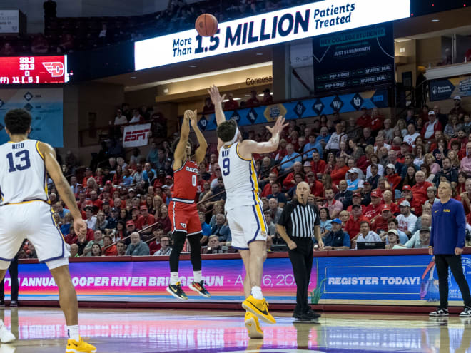 Flyers take on tenth ranked UNC in Maui