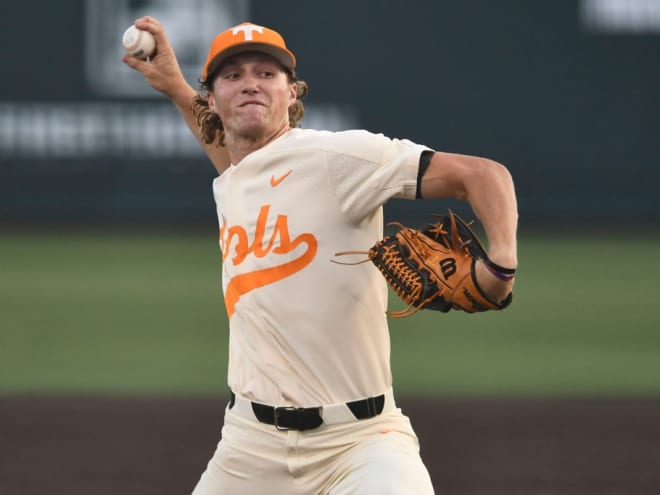 Live updates, discussion: Tennessee baseball vs. Hofstra (Game 3)