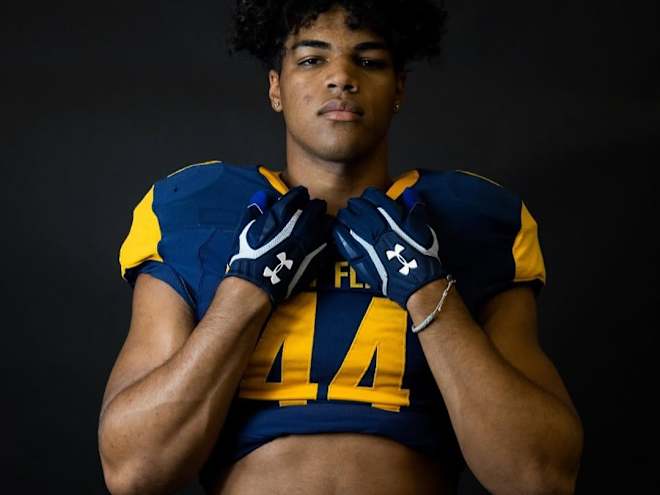 Bulls add former Kent State LB Rocco Nicholl