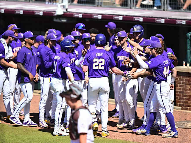 LSU & Texas A&M split double header, sets up rubber match tomorrow