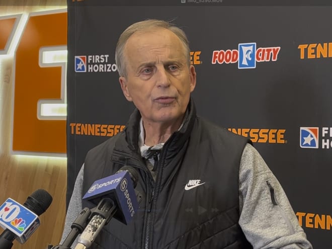 WATCH: Rick Barnes, Cade Phillips preview Tennessee basketball vs. Auburn