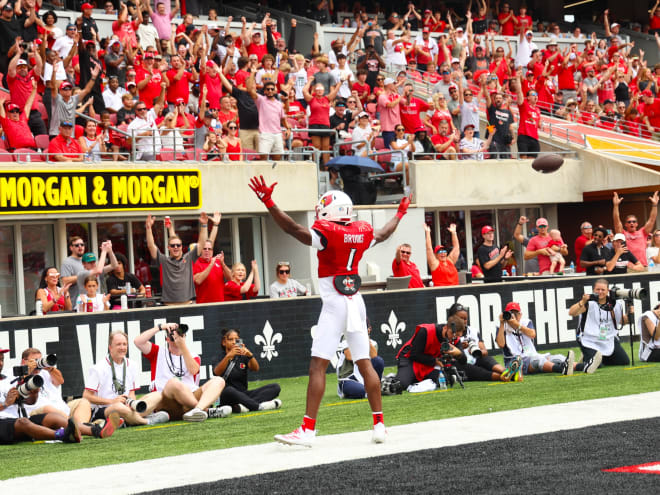 Louisville makes easy work of Austin Peay, crushes them 62-0