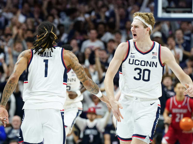 UConn Hoops: Huskies unveil 6th banner, put hurt on Pioneers