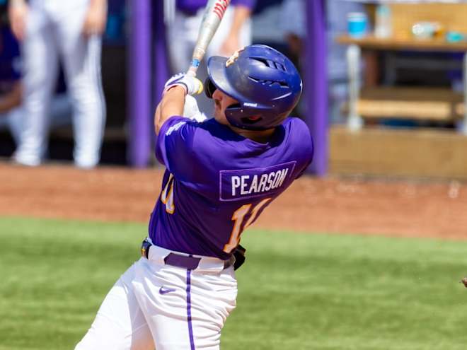 Arkansas to face LSU in first round of College World Series