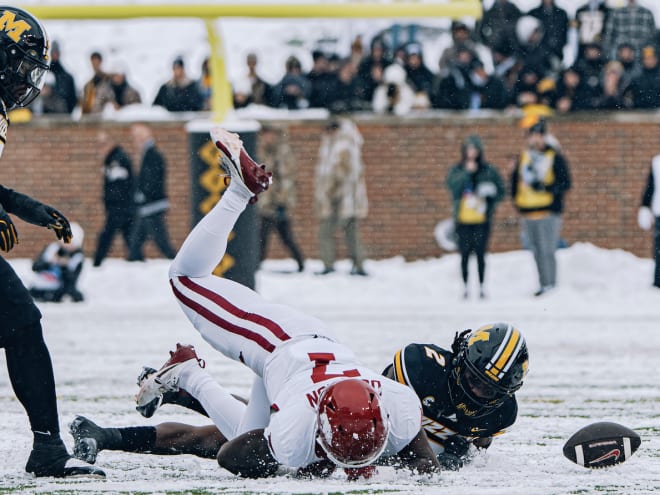 Razorbacks fumble away Battle Line Rivalry redemption