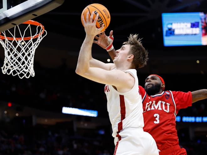 Injured Grant Nelson steps up off the bench to save Alabama from upset