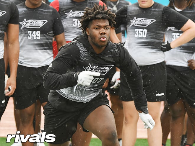 Alabama EDGE/DL Tristan Lyles has a connection to UK