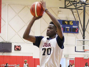 Calipari watches 2019 five-star Bryan Antoine in person