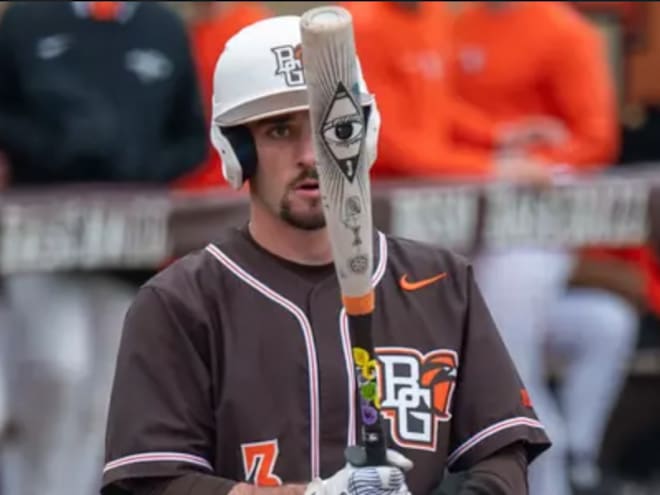 Tennessee baseball lands elite defensive catcher with impressive bat
