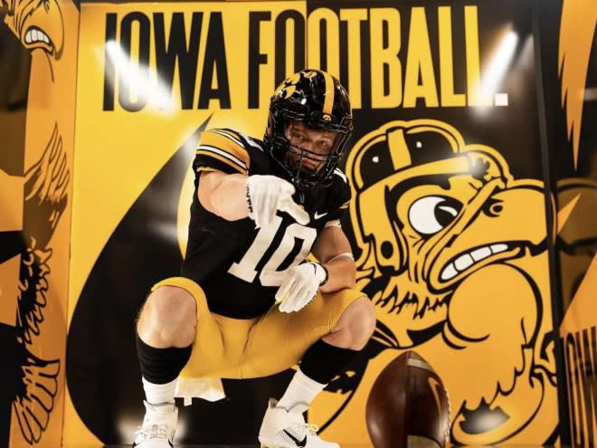 Four-Star Linebacker Burke Gautcher Signs with Iowa