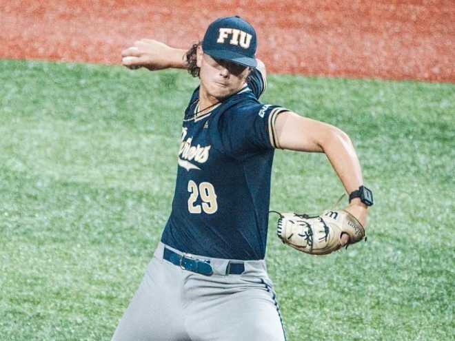 Florida International RHP Owen Puk commits to West Virginia