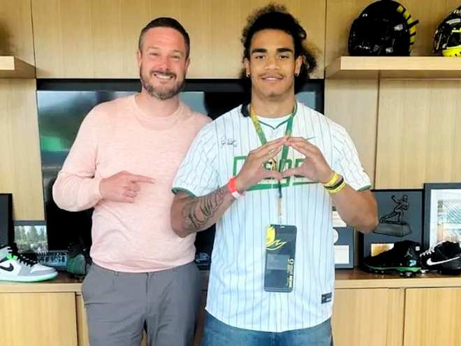 Four-Star 2027 EDGE Prince Tavizon commits to Oregon