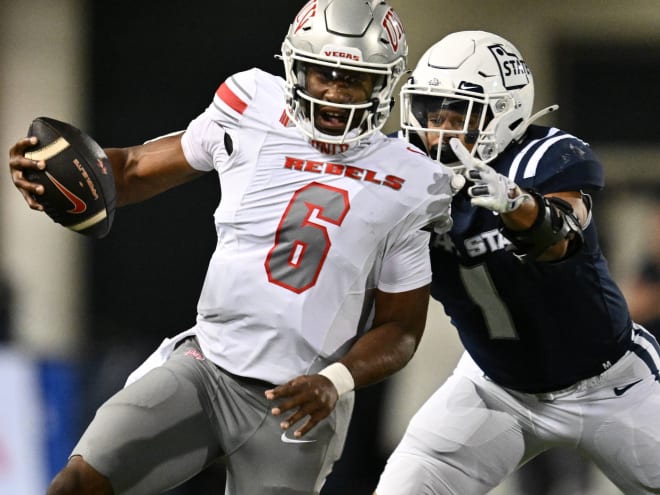 Rebels cruise past Aztecs