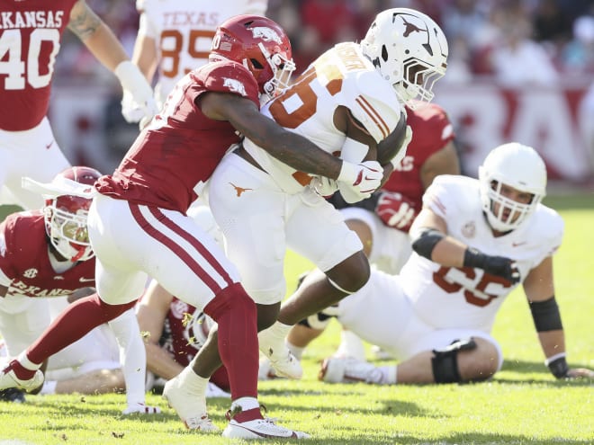 Arkansas defense does its job in loss to No. 3 Texas