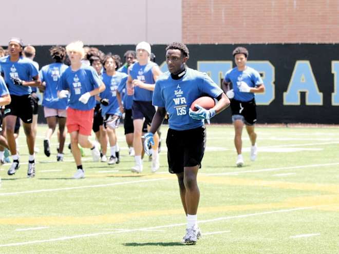 Four-star 2027 SLOT Demare Dezeurn raves about UCLA coach DeShaun Foster
